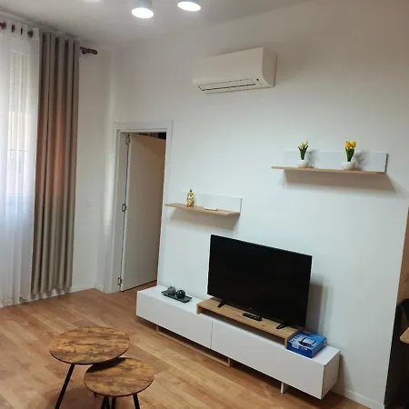Main Pazari Ri Lägenhet Tirana