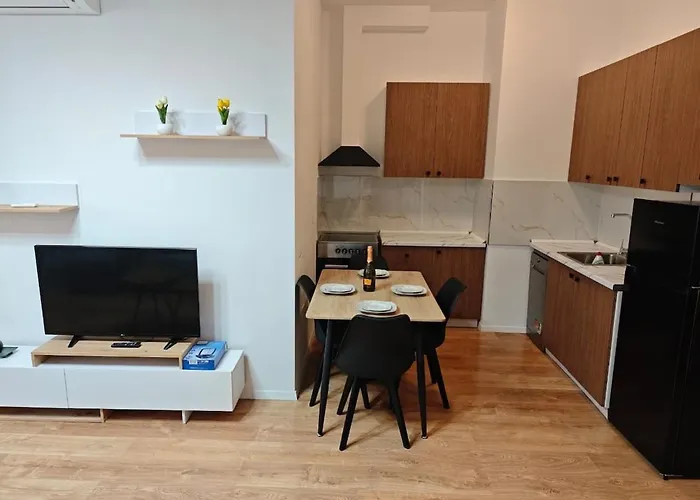 Main Pazari Ri 아파트 *